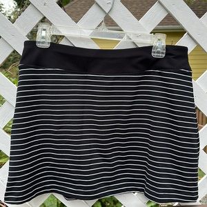 Athleta black with white stripes skort